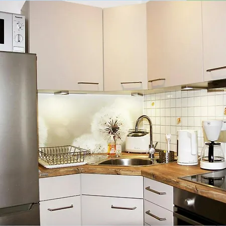 Str 101 - Strandallee 124 - Seeblick *